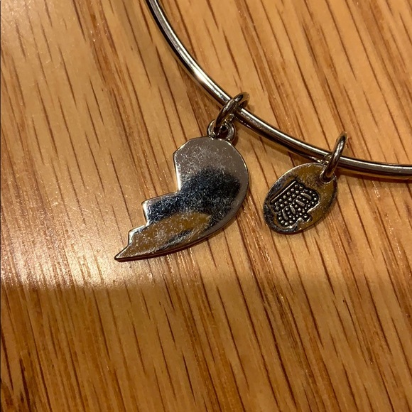 Juicy Couture Bracelet - Picture 5 of 6